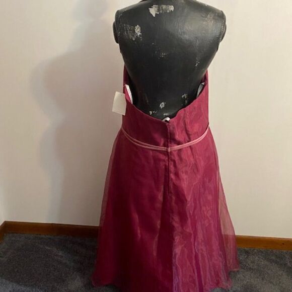 David's Bridal Chamber Halter full Tulle midi skirt bridesmaid dress, size 18 - Picture 4 of 6